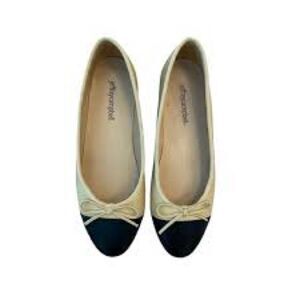 Jeffrey Campbell Cream and Black Loafers with Bow Sz 7.5